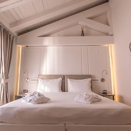 Araba Fenice 4* Iseo