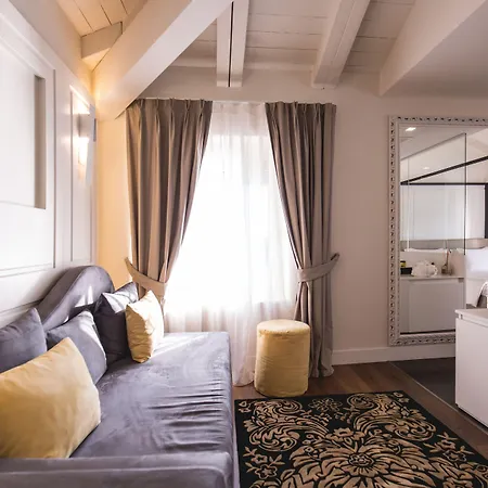 Araba Fenice Otel Iseo